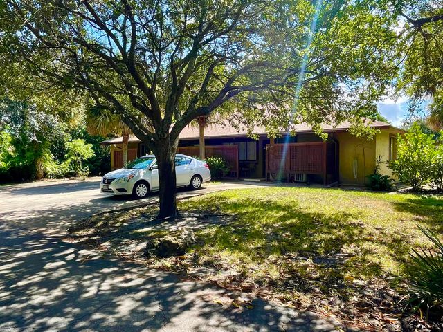 3096 Collin Drive B, West Palm Beach, FL 33406