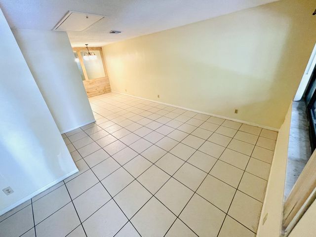 3096 Collin Drive B, West Palm Beach, FL 33406