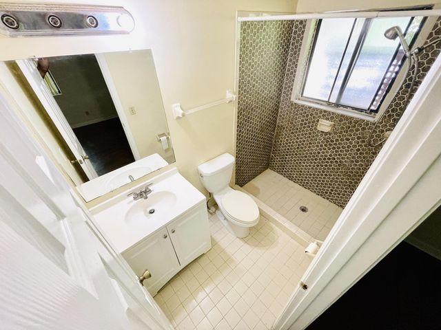 3096 Collin Drive B, West Palm Beach, FL 33406