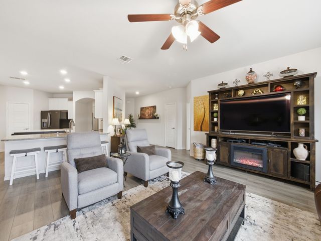 116 Arborside Drive, Waxahachie, TX 75165