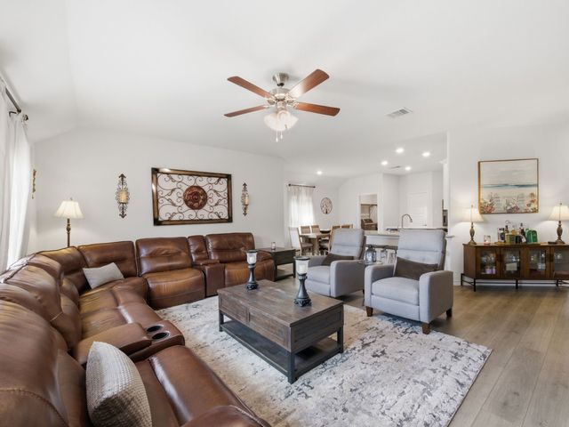 116 Arborside Drive, Waxahachie, TX 75165