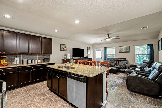 11719 Clamoun Circle, San Antonio, TX 78245