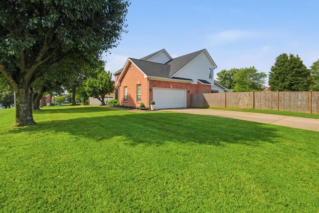 1701 Portway Ct, Spring Hill, TN 37174