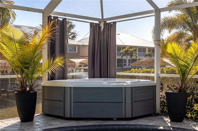 842 SW 47th ST, Cape Coral, FL 33914