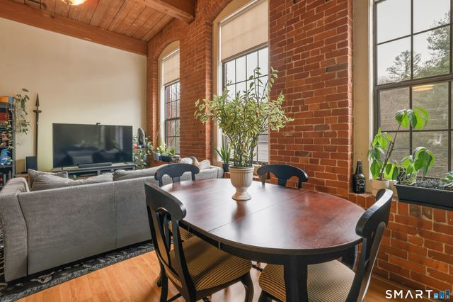 16 Vernon Avenue APT 34, Vernon, CT 06066