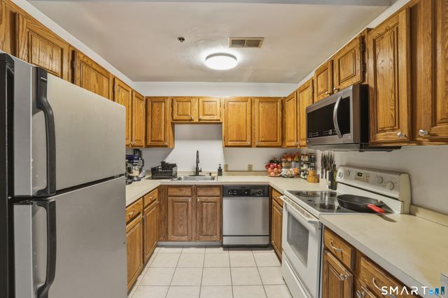 16 Vernon Avenue APT 34, Vernon, CT 06066