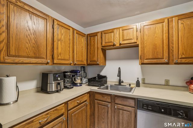 16 Vernon Avenue APT 34, Vernon, CT 06066