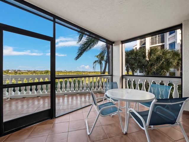 5430 EAGLES POINT CIRCLE 105, Sarasota, FL 34231