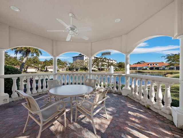 5430 EAGLES POINT CIRCLE 105, Sarasota, FL 34231