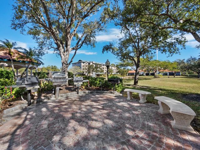 5430 EAGLES POINT CIRCLE 105, Sarasota, FL 34231
