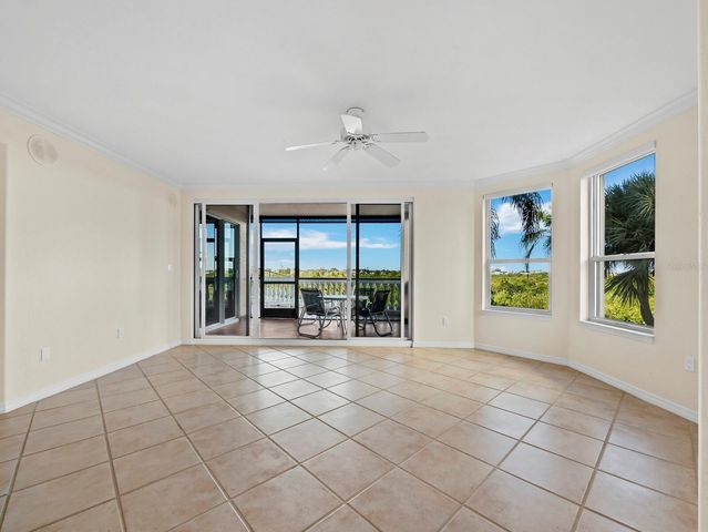 5430 EAGLES POINT CIRCLE 105, Sarasota, FL 34231