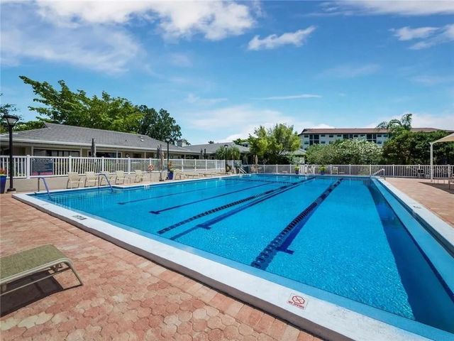 5430 EAGLES POINT CIRCLE 105, Sarasota, FL 34231