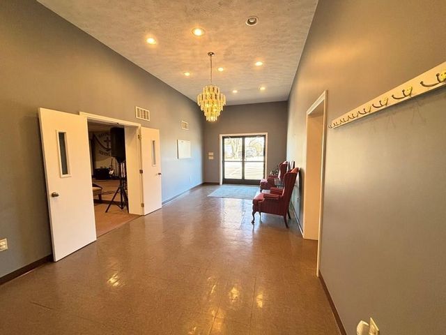 7535 Madisonville Rd, Hopkinsville, KY 42240