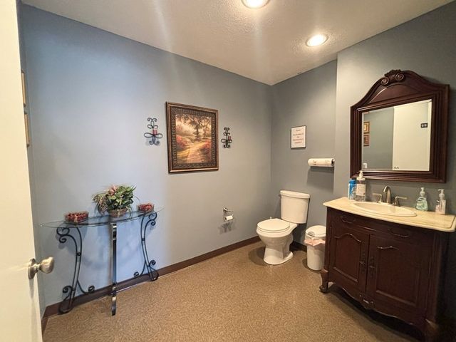 7535 Madisonville Rd, Hopkinsville, KY 42240