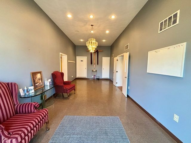 7535 Madisonville Rd, Hopkinsville, KY 42240