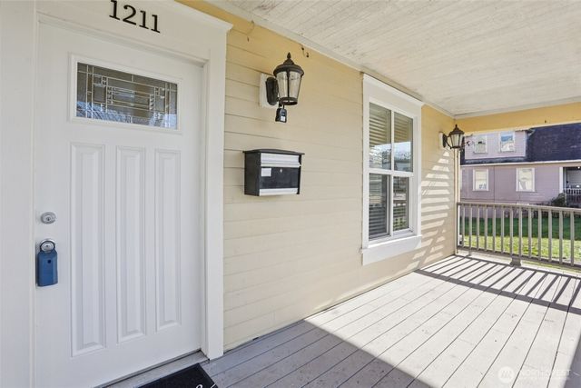 1211 S J Street, Tacoma, WA 98405