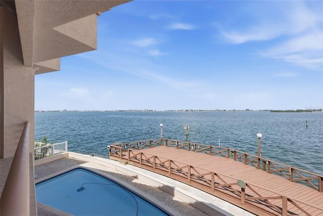 2869 SEABREEZE DRIVE S, Gulfport, FL 33707