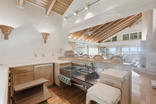 2869 SEABREEZE DRIVE S, Gulfport, FL 33707