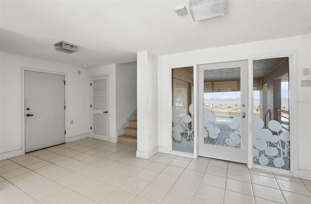 2869 SEABREEZE DRIVE S, Gulfport, FL 33707