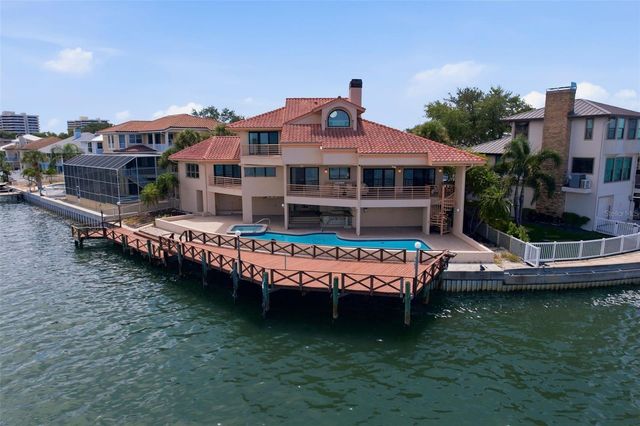 2869 SEABREEZE DRIVE S, Gulfport, FL 33707