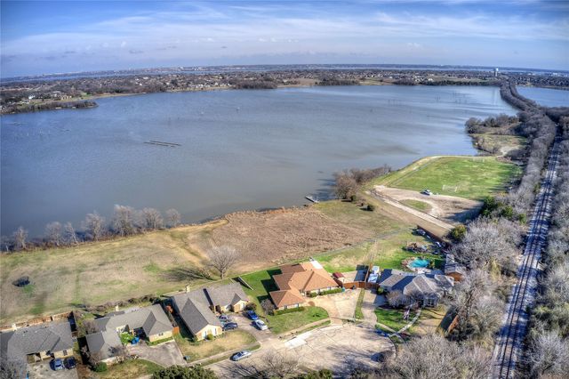 4804 Edgewater Drive, Rowlett, TX 75088