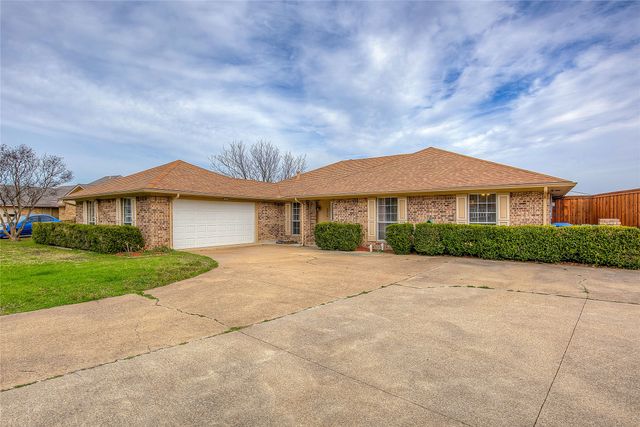 4804 Edgewater Drive, Rowlett, TX 75088