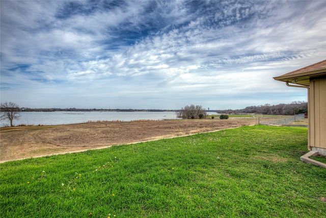 4804 Edgewater Drive, Rowlett, TX 75088