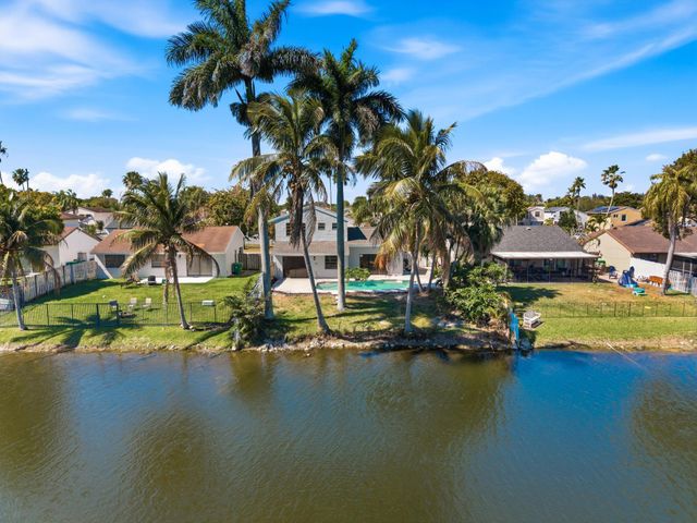 820 Rock Hill Avenue, Davie, FL 33325