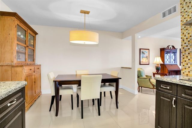 1800 NE 114th St 711, Miami, FL 33181