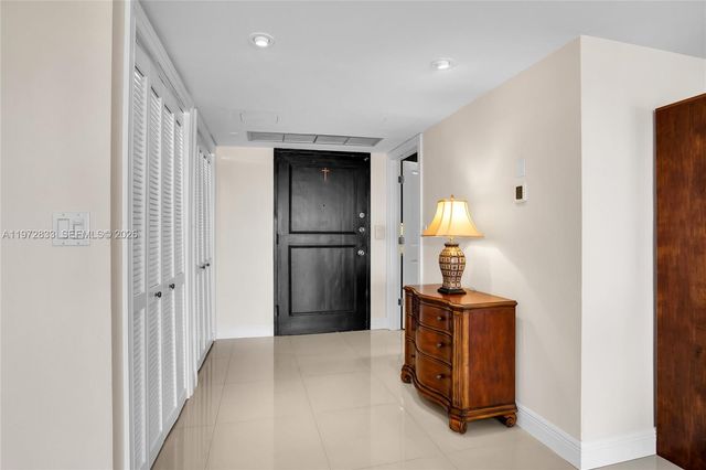 1800 NE 114th St 711, Miami, FL 33181