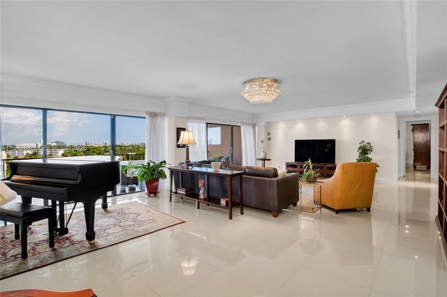 1800 NE 114th St 711, Miami, FL 33181