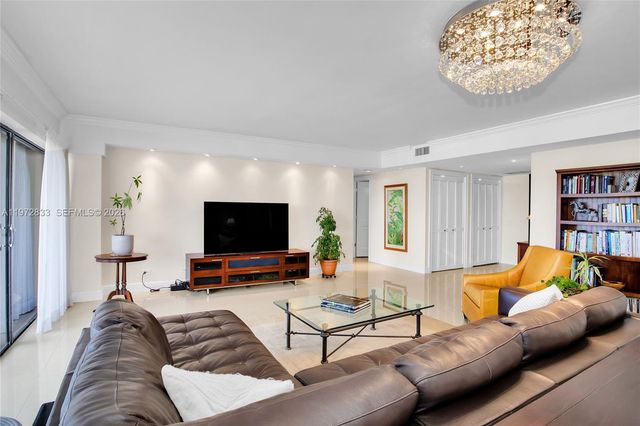 1800 NE 114th St 711, Miami, FL 33181