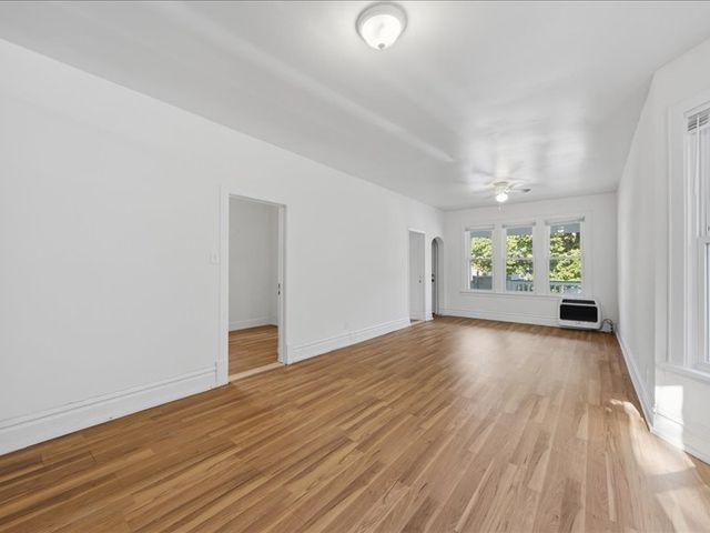 10560 S Edbrooke Avenue, Chicago, IL 60628