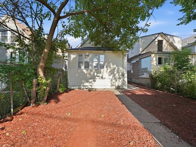 10560 S Edbrooke Avenue, Chicago, IL 60628