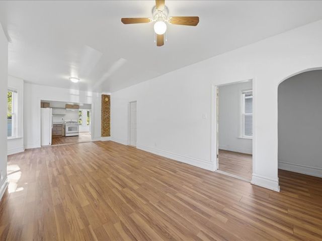 10560 S Edbrooke Avenue, Chicago, IL 60628