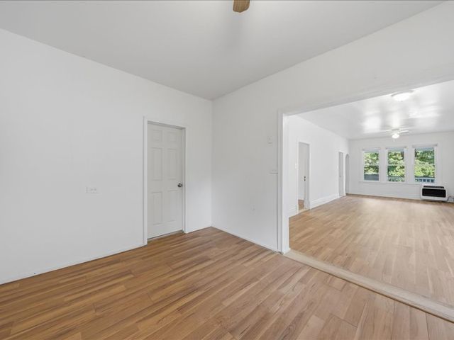 10560 S Edbrooke Avenue, Chicago, IL 60628