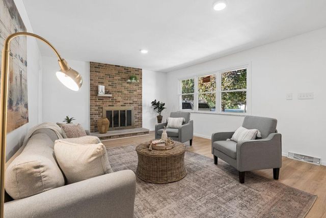 1000 McNaughten Road, Columbus, OH 43213