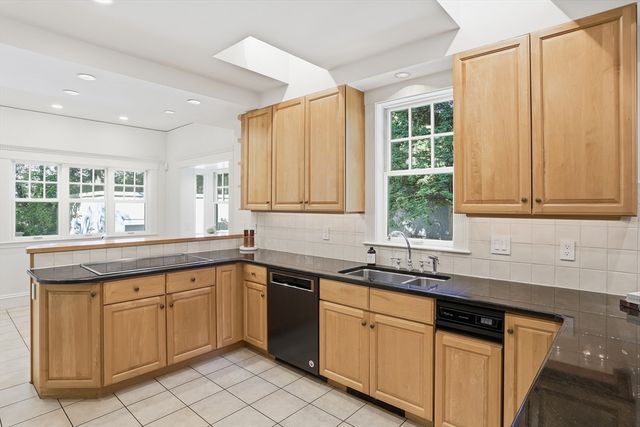6 Oakmount Circle, Lexington, MA 02420