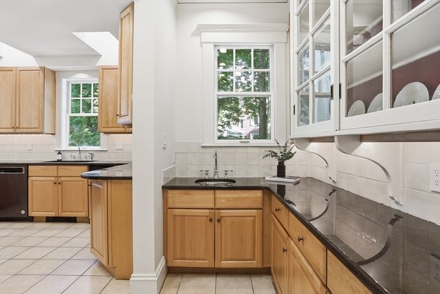 6 Oakmount Circle, Lexington, MA 02420