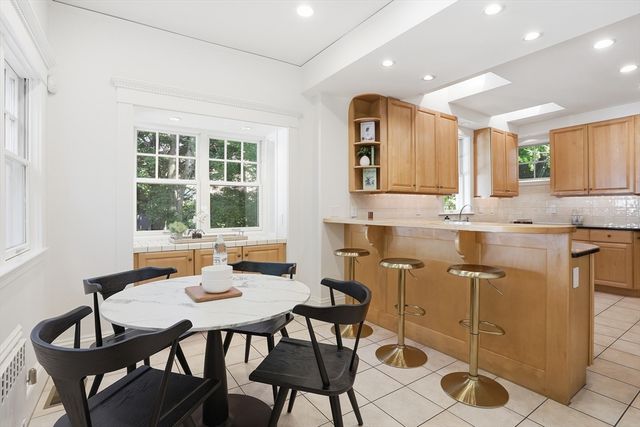 6 Oakmount Circle, Lexington, MA 02420