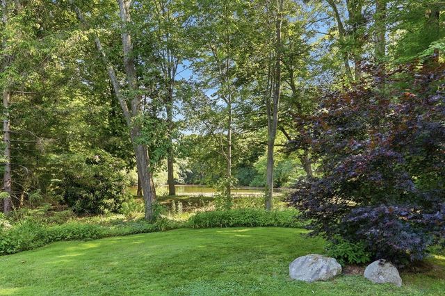 6 Oakmount Circle, Lexington, MA 02420
