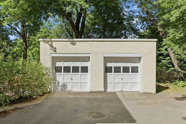 6 Oakmount Circle, Lexington, MA 02420
