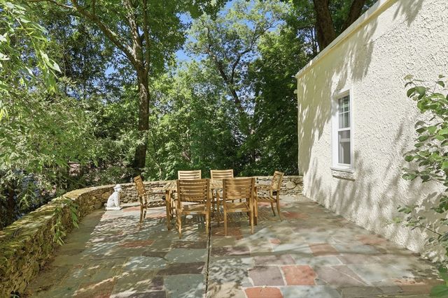 6 Oakmount Circle, Lexington, MA 02420