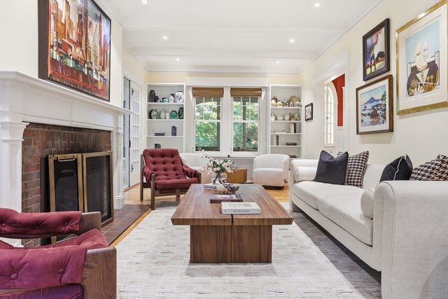 6 Oakmount Circle, Lexington, MA 02420