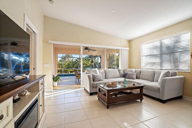 8991 SE Eldorado Way, Hobe Sound, FL 33455