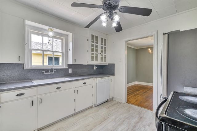 710 Inwood Drive, Bryan, TX 77802