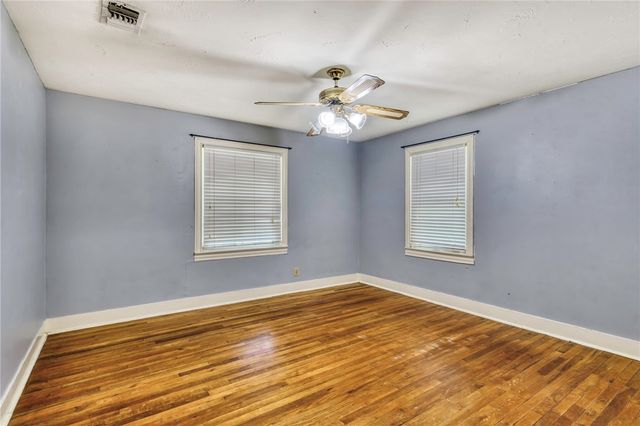 710 Inwood Drive, Bryan, TX 77802