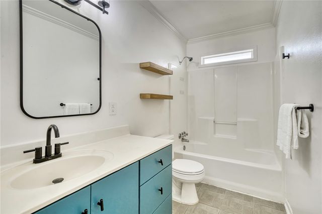 710 Inwood Drive, Bryan, TX 77802