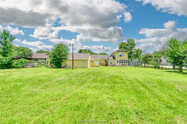 710 Inwood Drive, Bryan, TX 77802