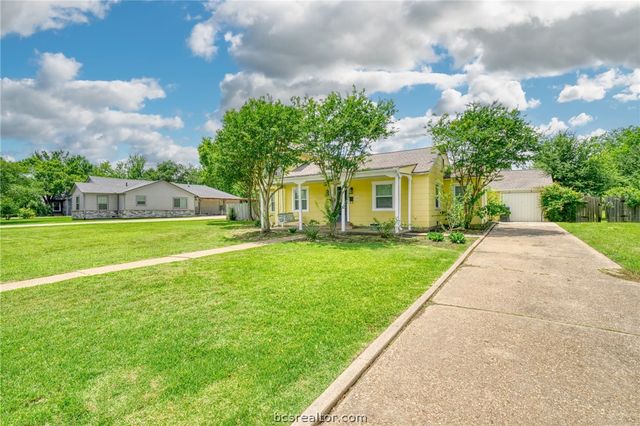 710 Inwood Drive, Bryan, TX 77802
